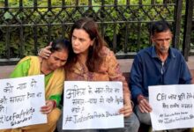 parents-of-the-victim-in-the-ankita-murder-case-have-reached-india-gate-in-delhi-to-stage-a-protest